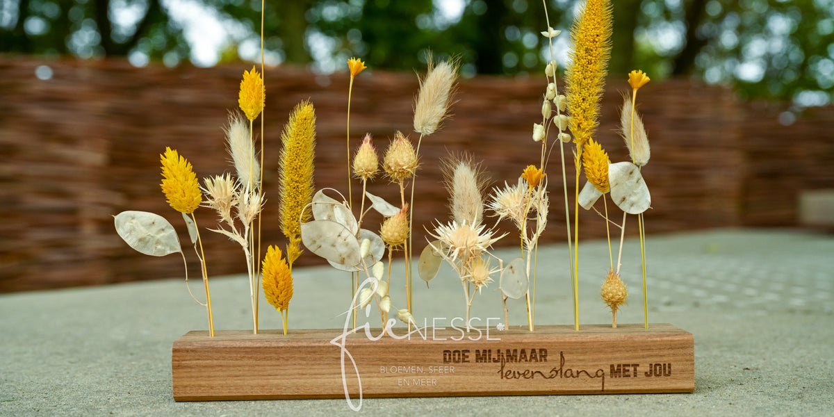 Bloemenbar in hout
